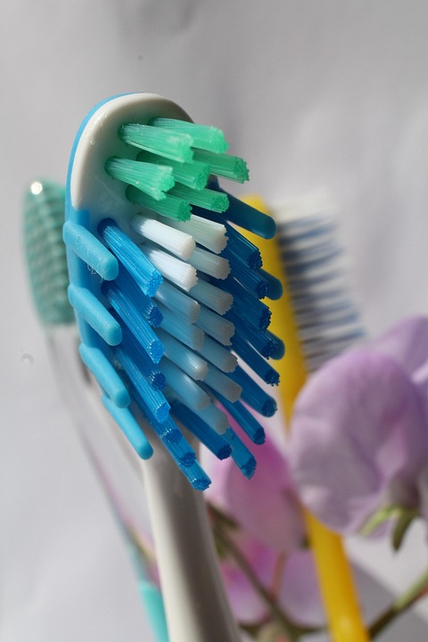 toothbrush 2696812 960 720
