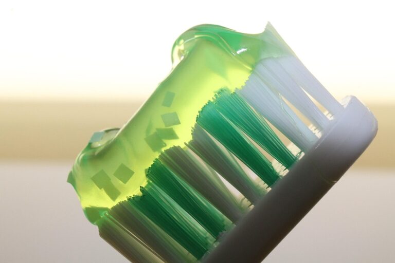 toothbrush 2789791 960 720