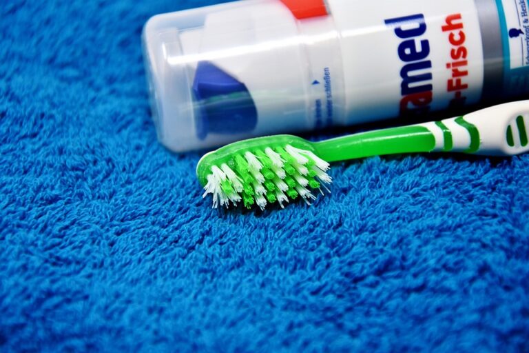 toothbrush 3090010 960 720