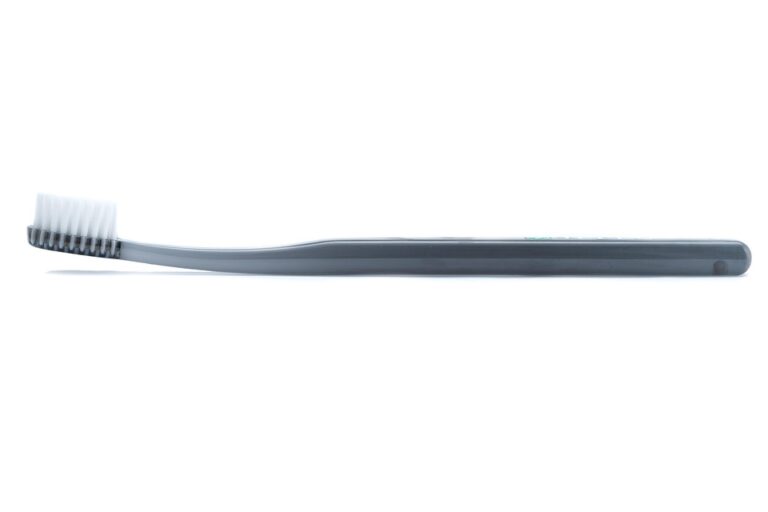 toothbrush 4739501 960 720