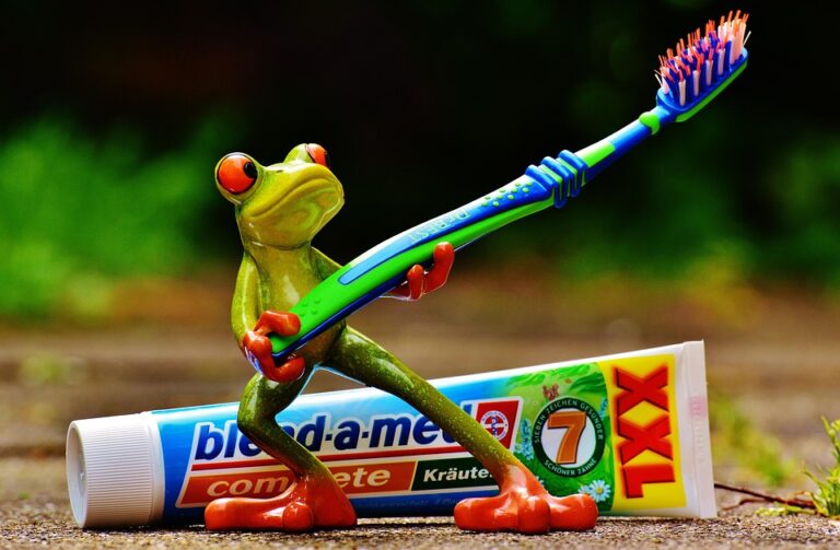 toothpaste 1446130 960 720