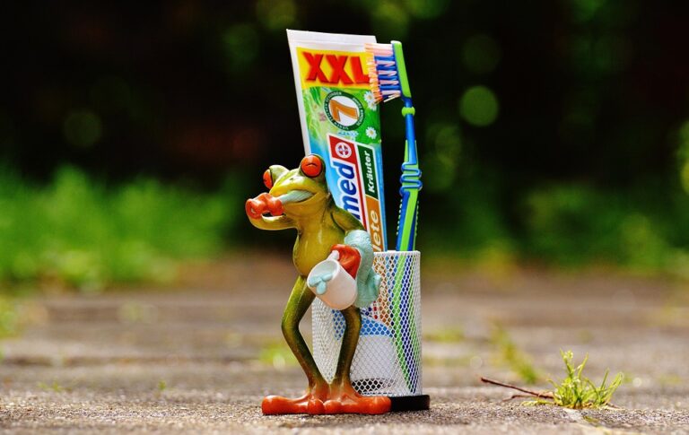 toothpaste 1446156 960 720