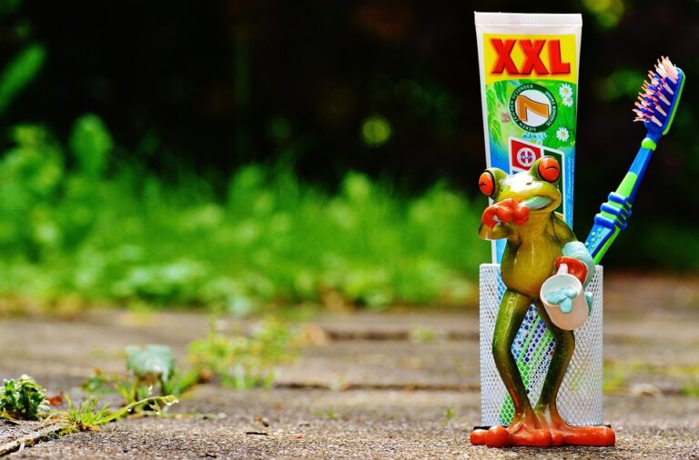 toothpaste 1446161 960 720