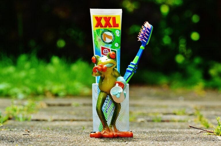 toothpaste 1446162 960 720